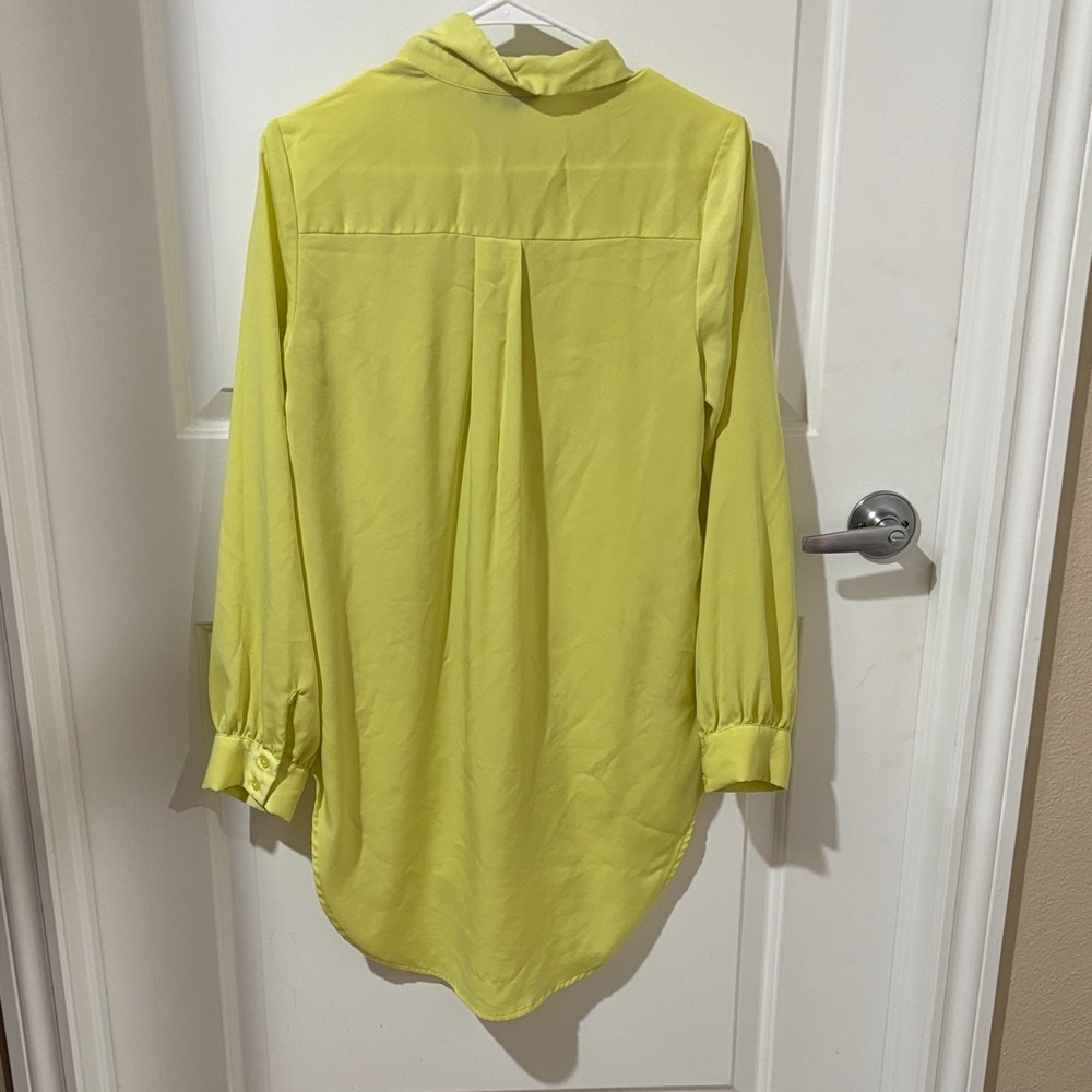 Express oversized Yellow Button-Down Shirt - Picture 3 of 3